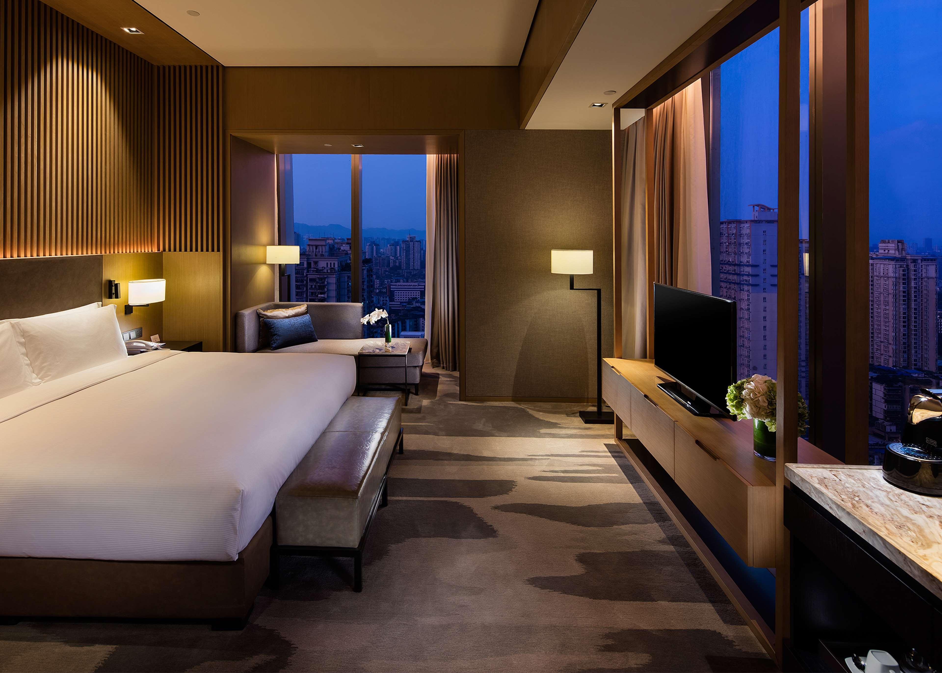 Отель Doubletree By Hilton Chongqing - Nan'An Экстерьер фото