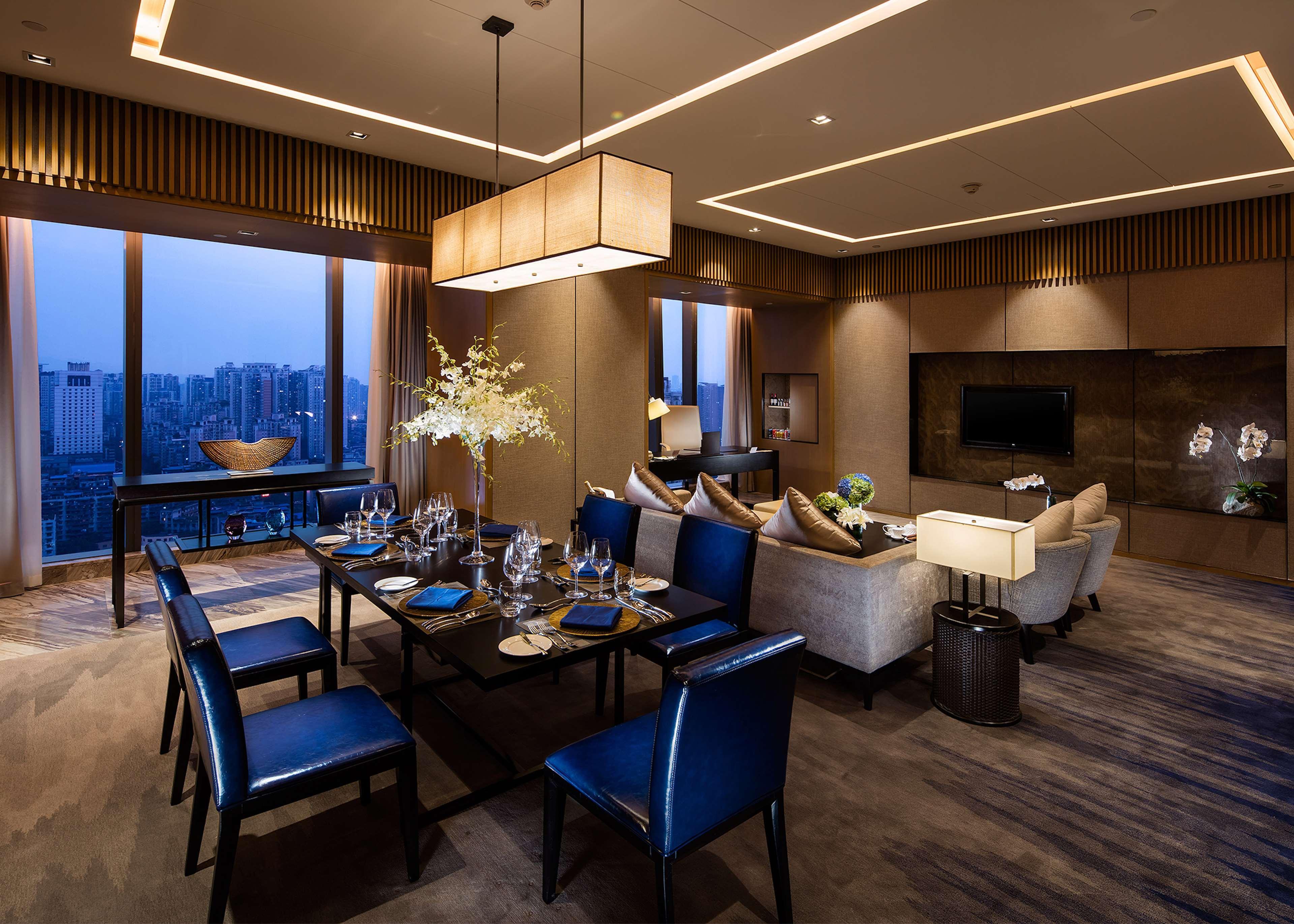 Отель Doubletree By Hilton Chongqing - Nan'An Экстерьер фото