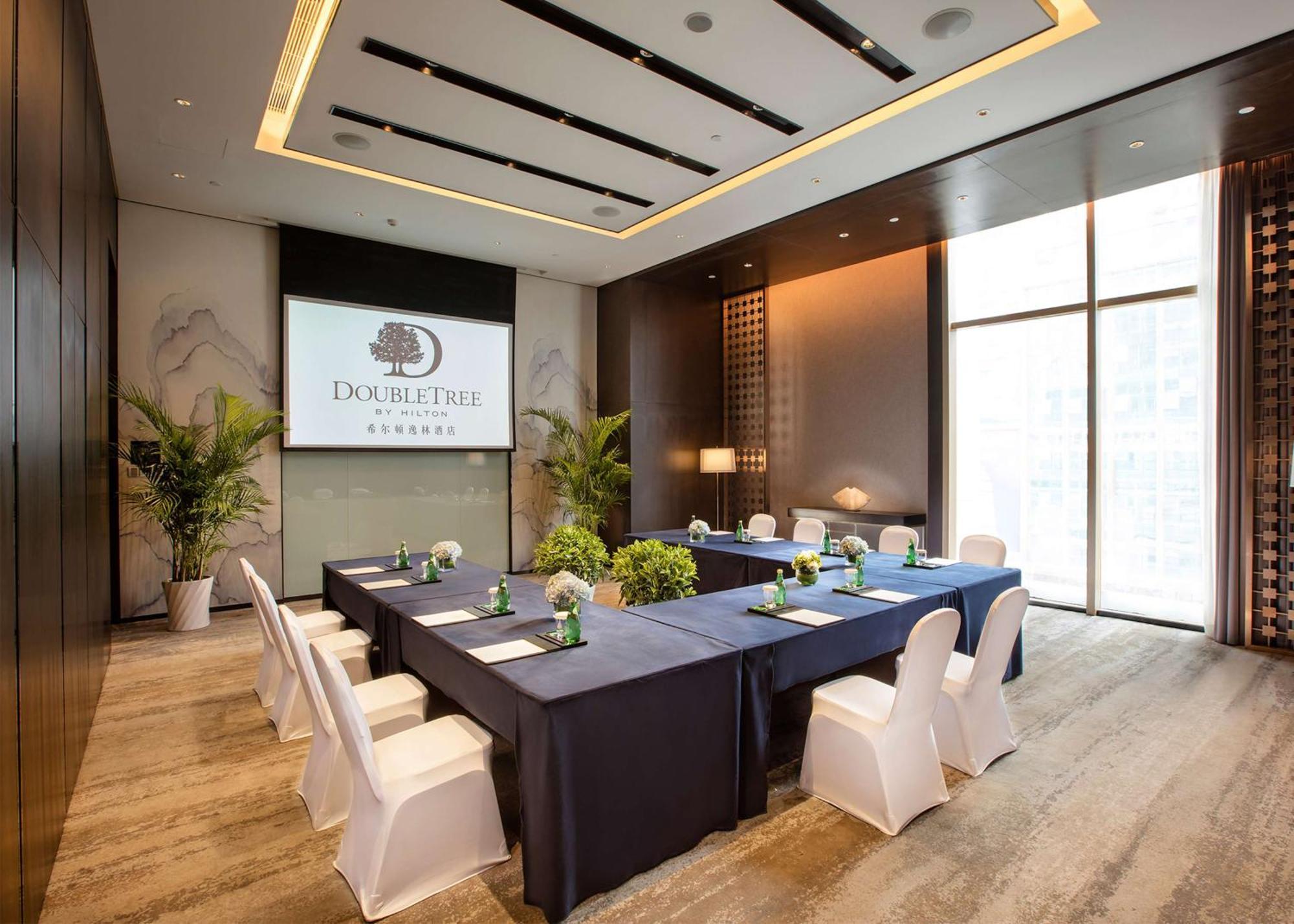 Отель Doubletree By Hilton Chongqing - Nan'An Экстерьер фото