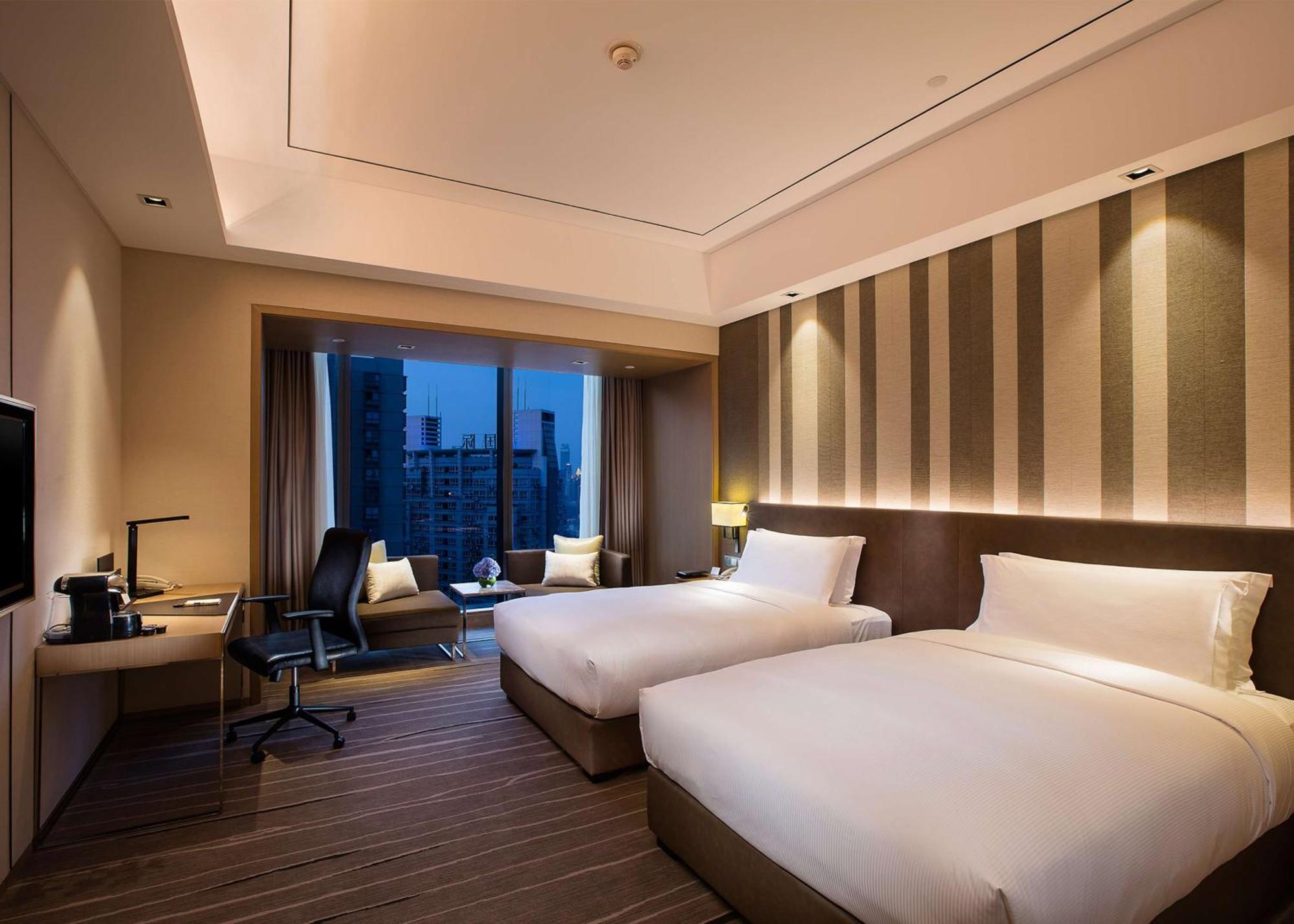 Отель Doubletree By Hilton Chongqing - Nan'An Экстерьер фото