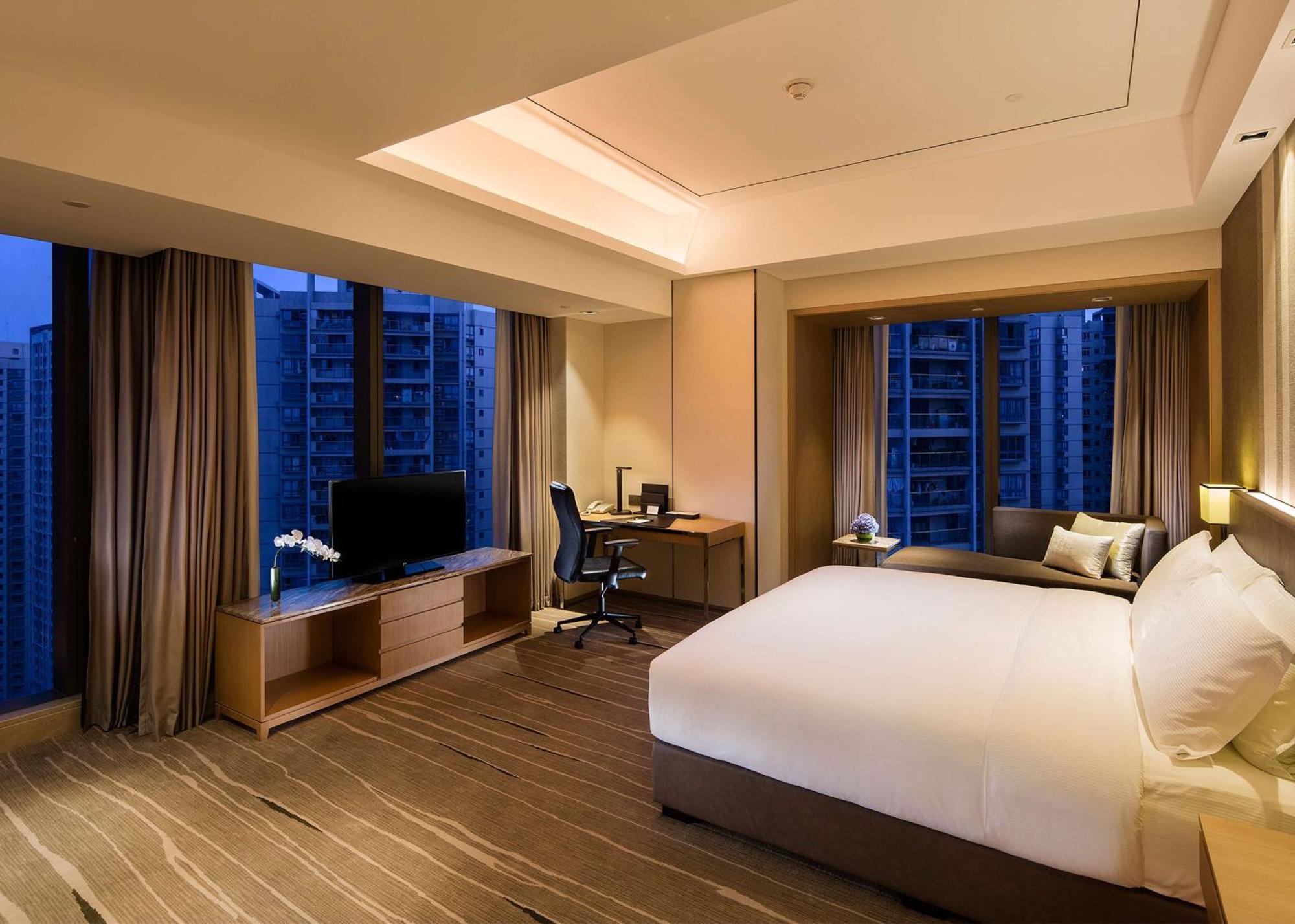 Отель Doubletree By Hilton Chongqing - Nan'An Экстерьер фото