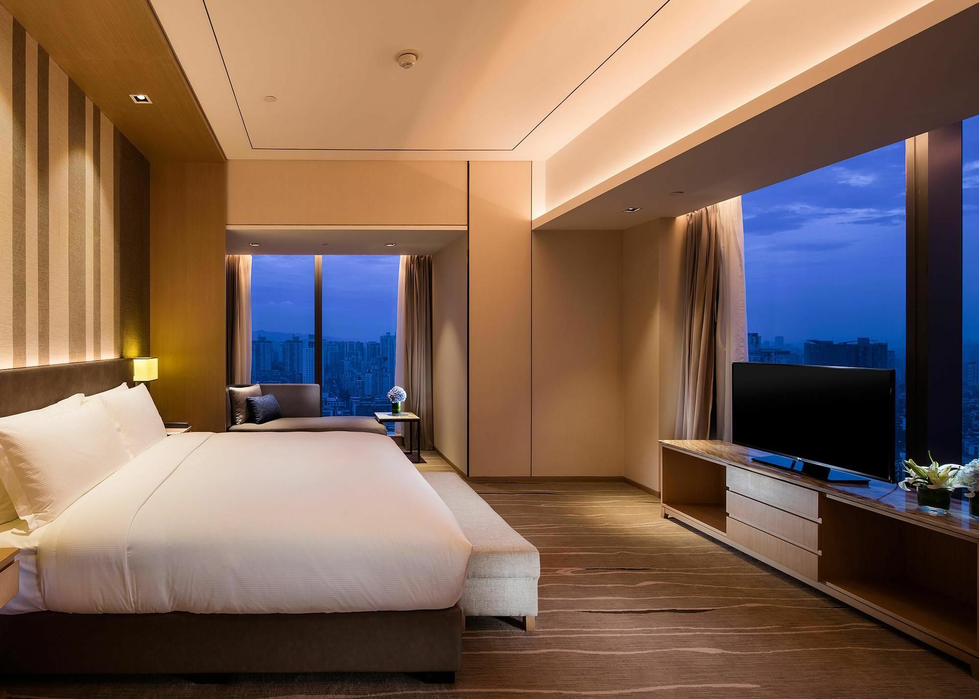 Отель Doubletree By Hilton Chongqing - Nan'An Экстерьер фото